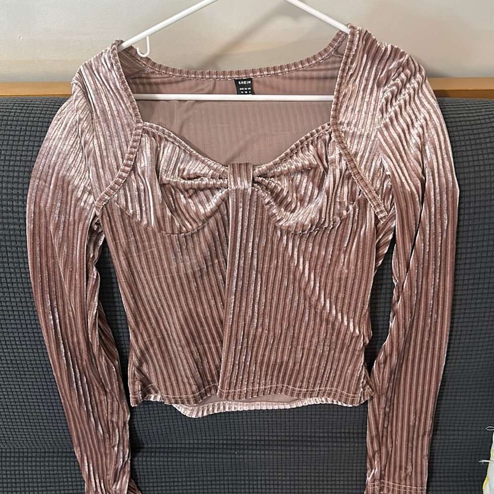 Medium shein top, perfect for the holidays.